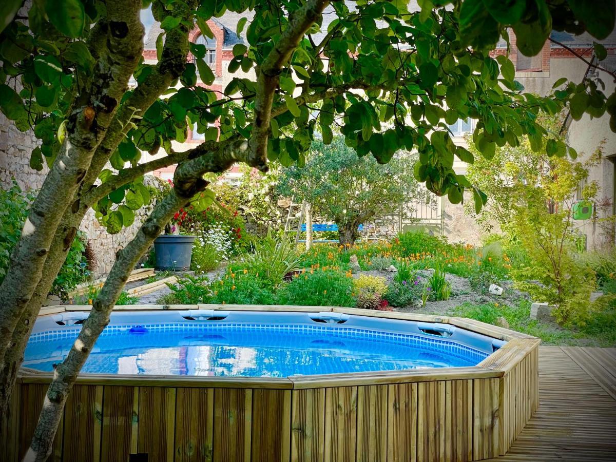 Cote Jardin Bed & Breakfast Sainte-Suzanne  Exterior photo